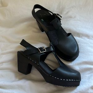 LIKE NEW!! Lotta from Stockholm Black Leather T-Bar Clogs